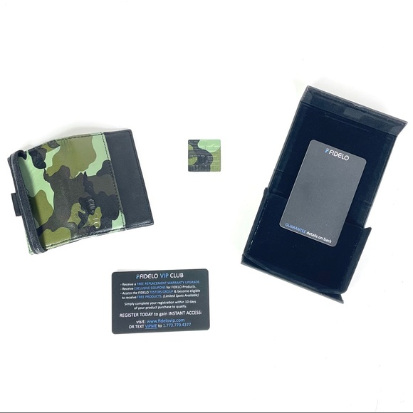 Fidelo Men's Camo Minimalist Wallet - Picture 11 of 11